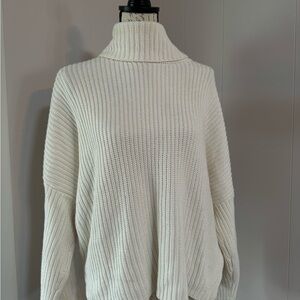 Abercrombie white turtle neck thick knit sweater size xl